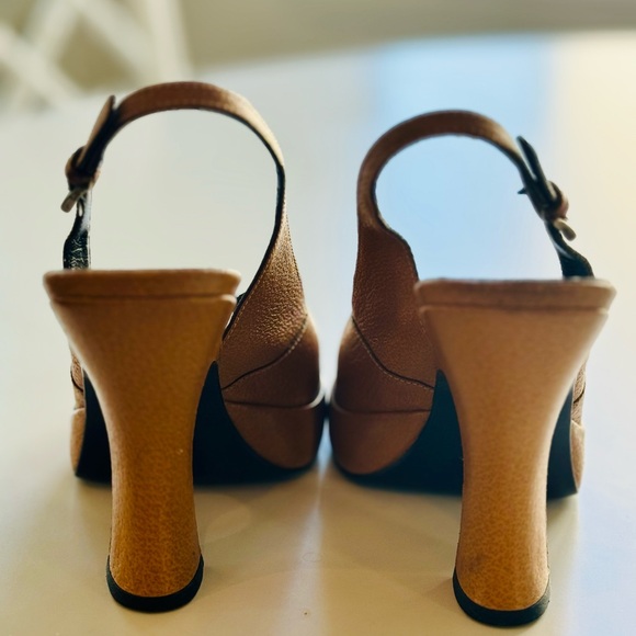 Designer Prada camel heels with silver hardware size 38 or 8 - Picture 5 of 6